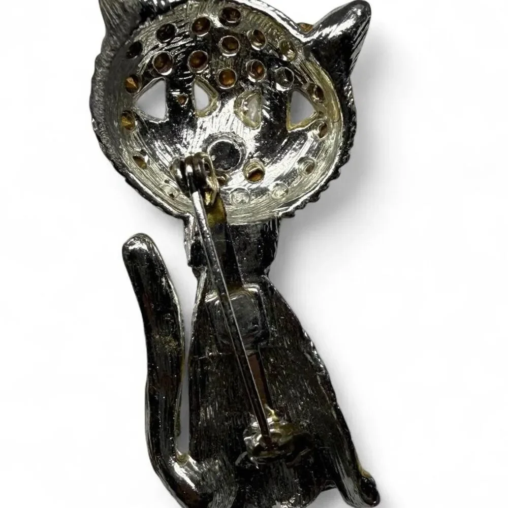 Vintage adorabale Silver toned and Rhinestones Cat Pin Brooch Pin
